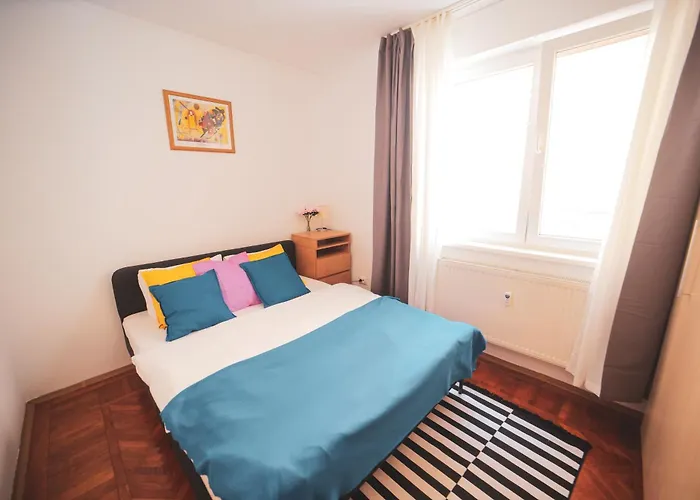 Bliss 3 -old Town Apartment *