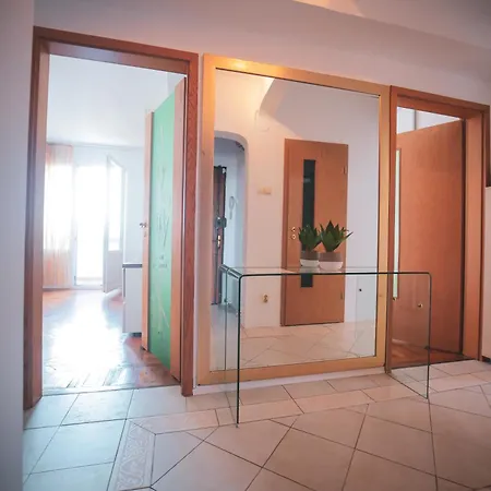 Bliss 3 -old Town Bükreş