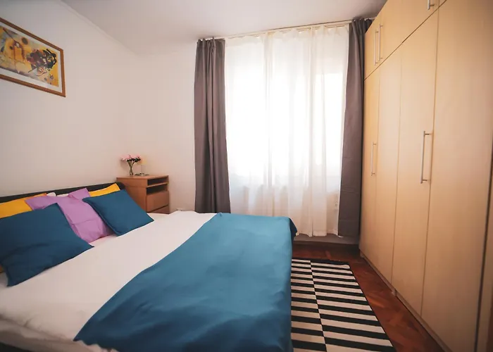 Bliss 3 -old Town * Bukarest